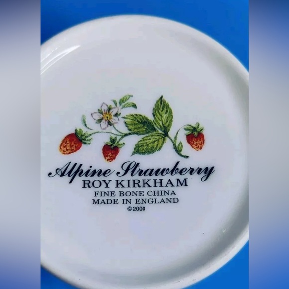 SET OF 6 Vintage 2000 Roy Kirkham Fine Bone China Alpine Strawberry Mugs England - Picture 2 of 5